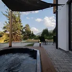 Vakantiehuis Hyggemate - Nordic With Sauna & Jacuzzi Retreat *