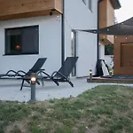 Hyggemate - Nordic With Sauna & Jacuzzi Retreat Vakantiehuis Sarnitsa