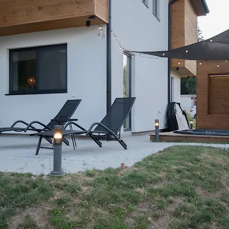 Hyggemate - Nordic With Sauna & Jacuzzi Retreat Vakantiehuis Sarnitsa